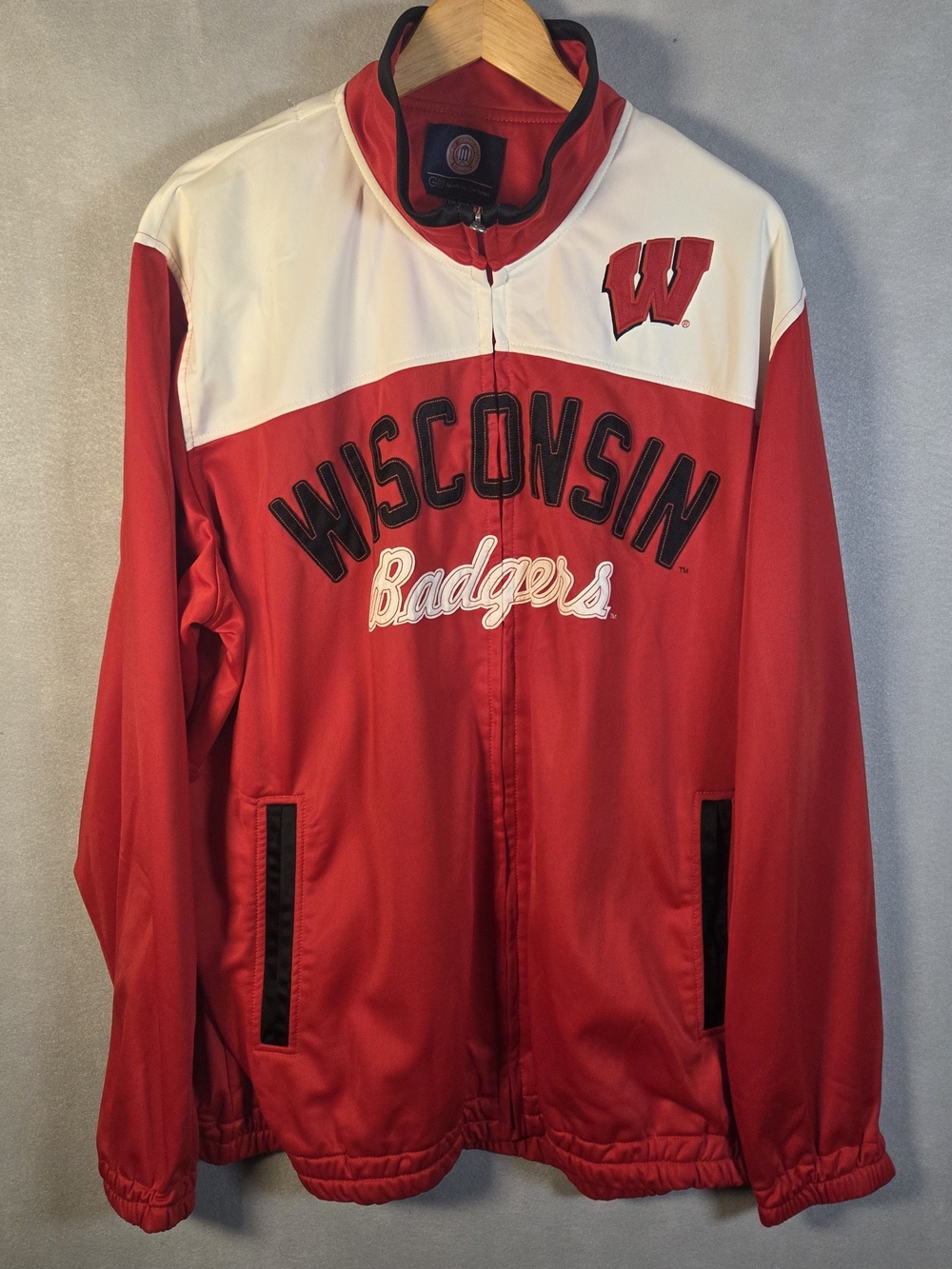 Wisconsin Badgers full-zip jacket G-III Sports by Carl Banks